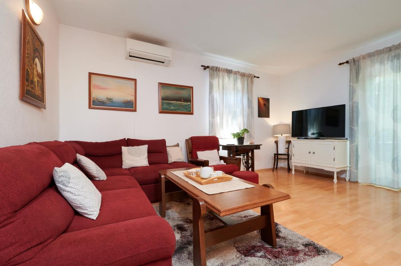 Guesthouse Aria Трогир Экстерьер фото