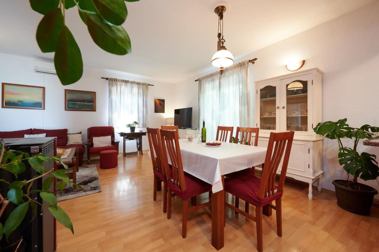 Guesthouse Aria Трогир Экстерьер фото