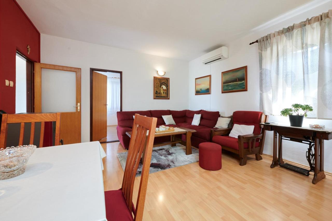 Guesthouse Aria Трогир Экстерьер фото