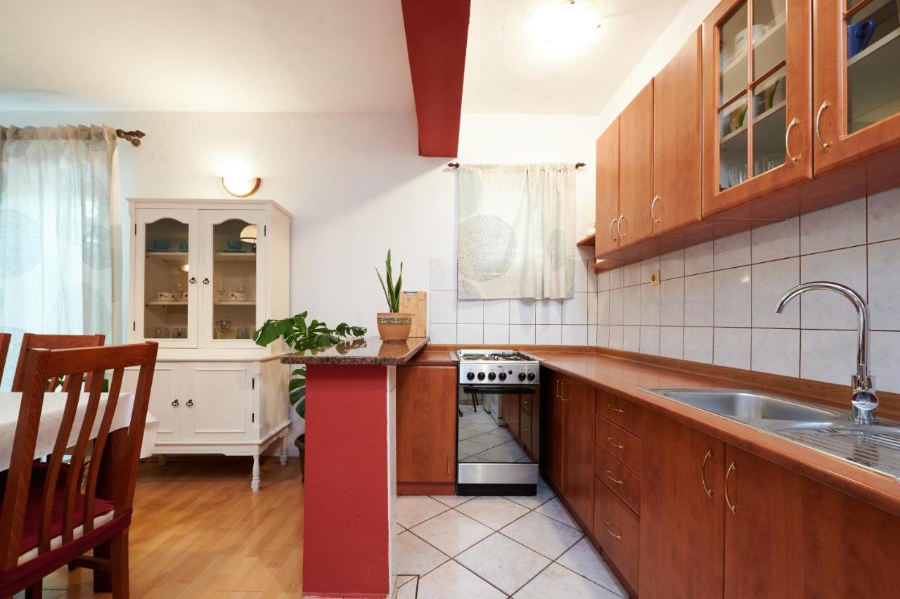 Guesthouse Aria Трогир Экстерьер фото