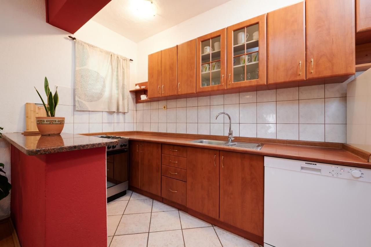 Guesthouse Aria Трогир Экстерьер фото